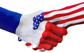 Frankreich und USA schütteln die Hände 